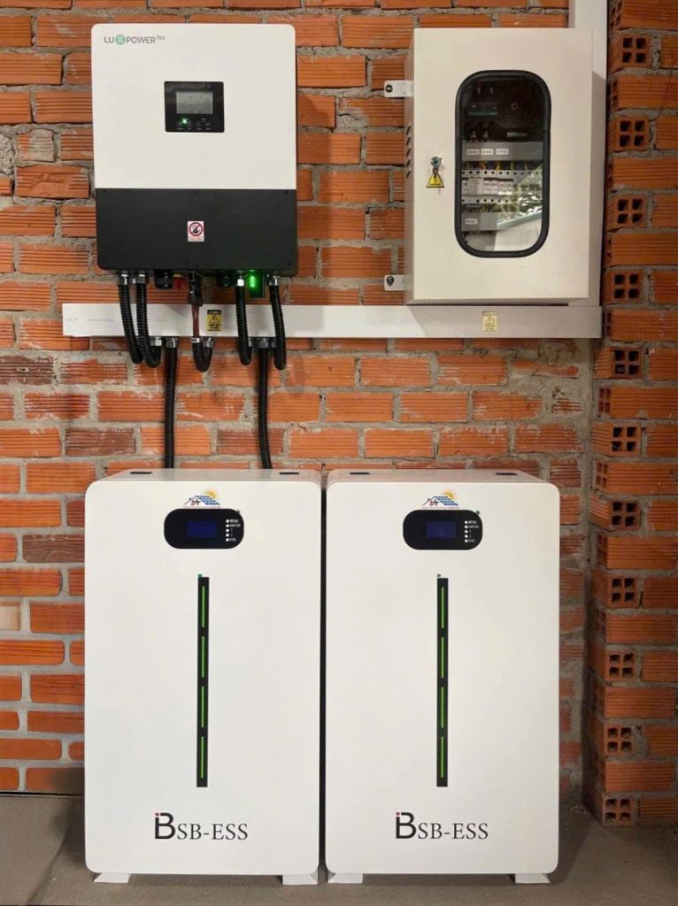 Số chu kỳ sạc xả là một thông số quan trọng khi đánh giá tuổi thọ pin lithium, nhưng cần xem xét đồng thời độ sâu xả (DoD), điều kiện thử nghiệm và ngưỡng suy giảm dung lượng.