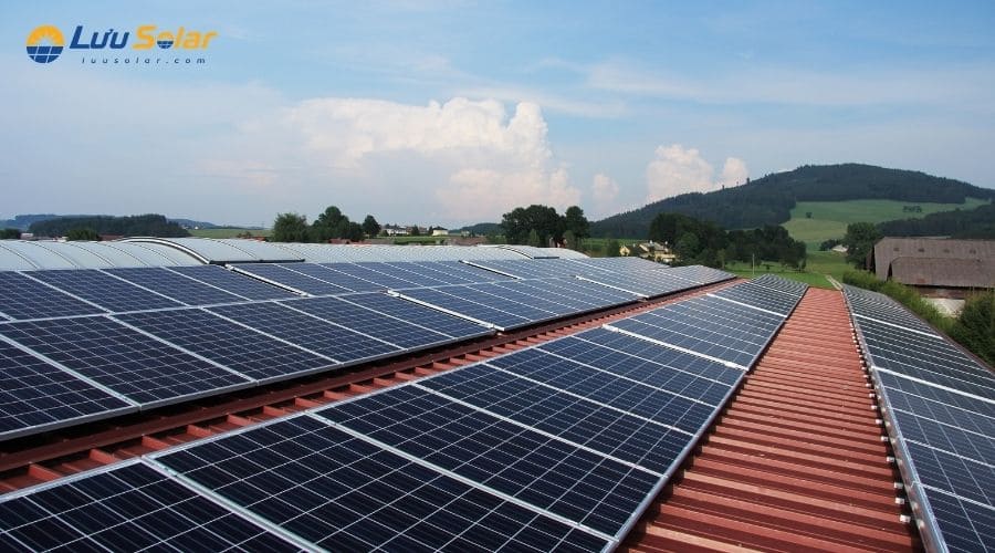 Pin năng lượng mặt trời ít rủi ro khi sử dụng đúng cách, nhưng vẫn cần lưu ý tình trạng tấm pin và quy trình lắp đặt.