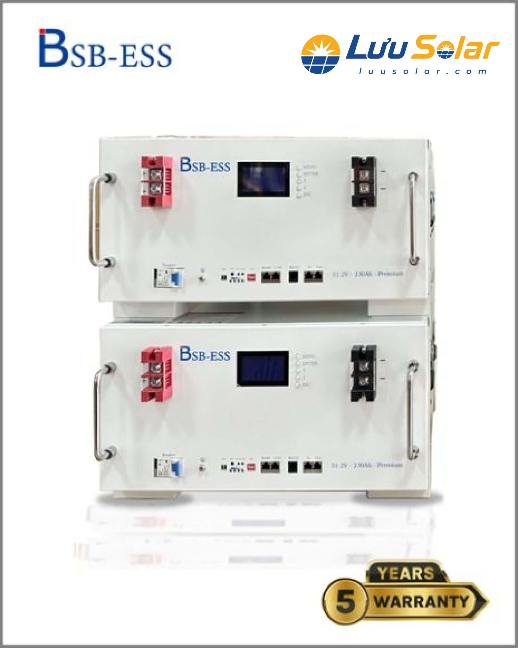 Mặt trước pin BSB-ESS 51.2V 230Ah gồm màn hình hiển thị, cổng giao tiếp CAN RS485 và aptomat bảo vệ